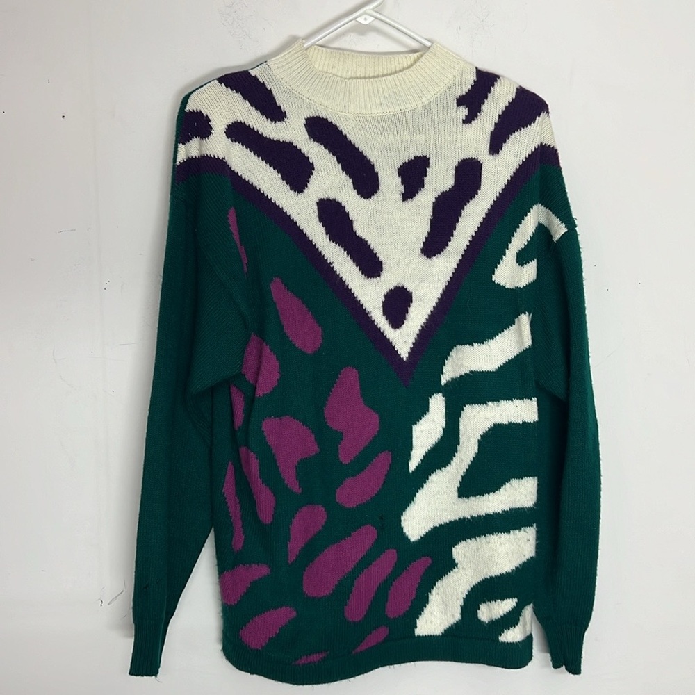 🌞 Joyce Vintage distressed worn hard purple green animal print sweater women M